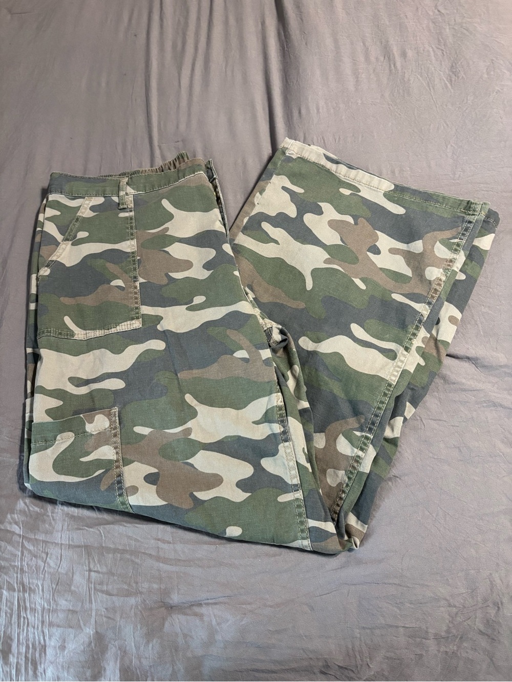 No Boundaries Women's Camo Wide-Leg Cargo Pants - Green/Tan/Brown - Picture 4 of 10